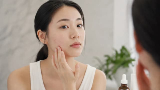 Editorial image for Harnessing the Power of Retinol: A Guide to Enhanced Effectiveness for Acne Treatment