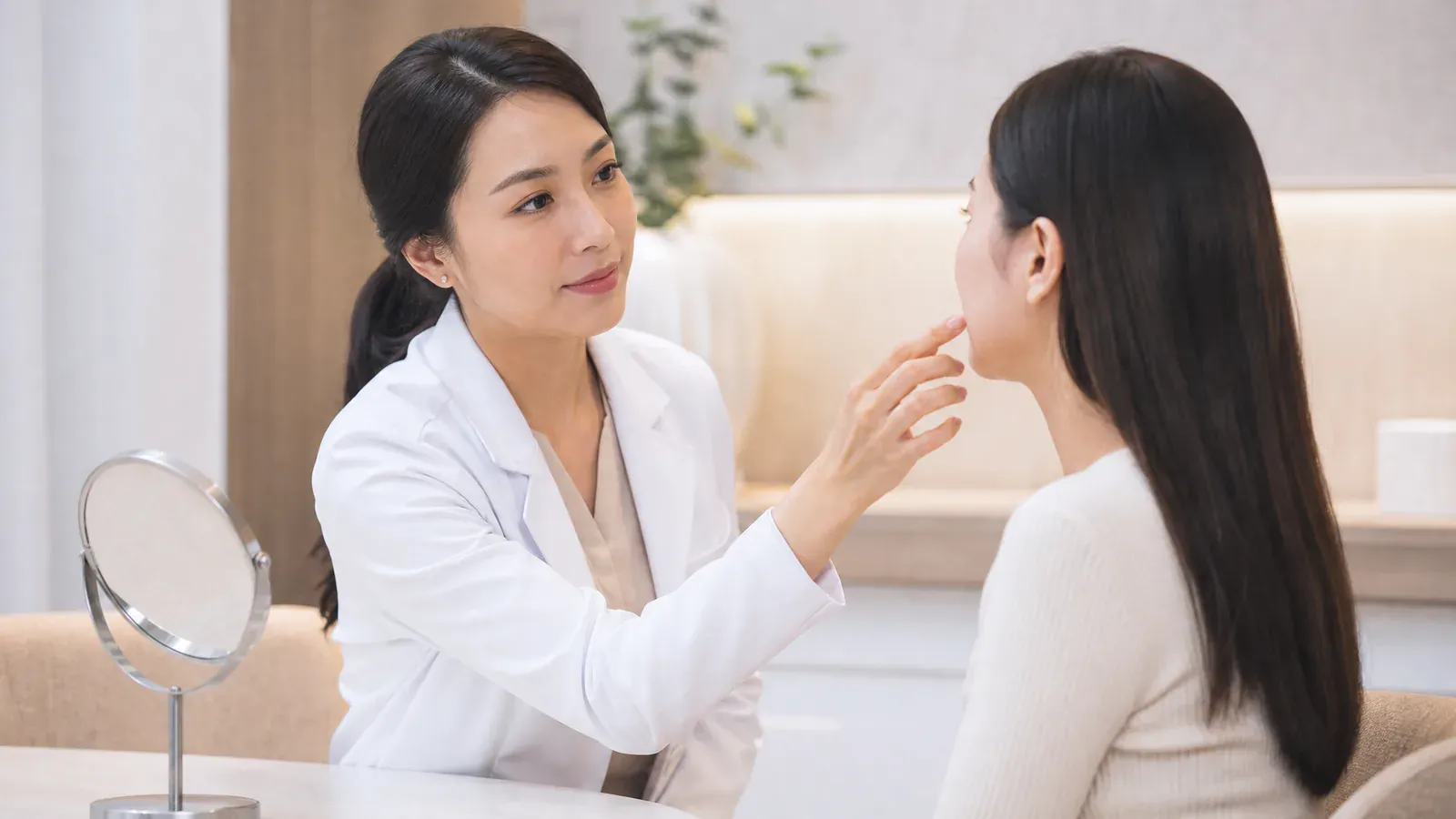 「微整形與透明質酸:凍齡的秘密揭曉」的專題圖片