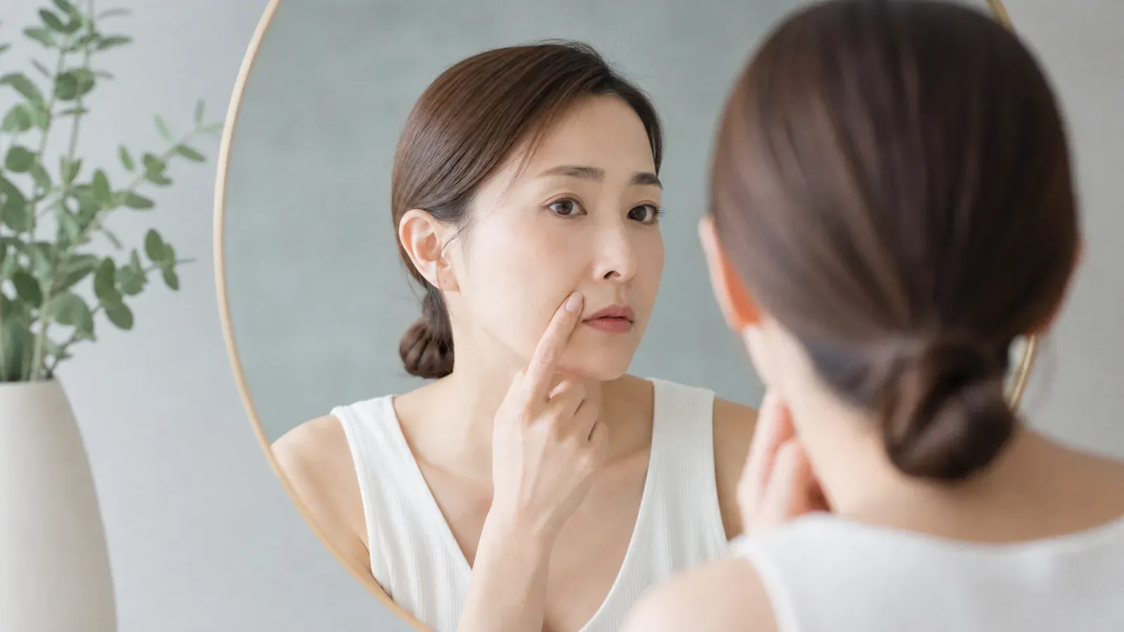 「法令紋的成因與治療方法一覽」的專題圖片