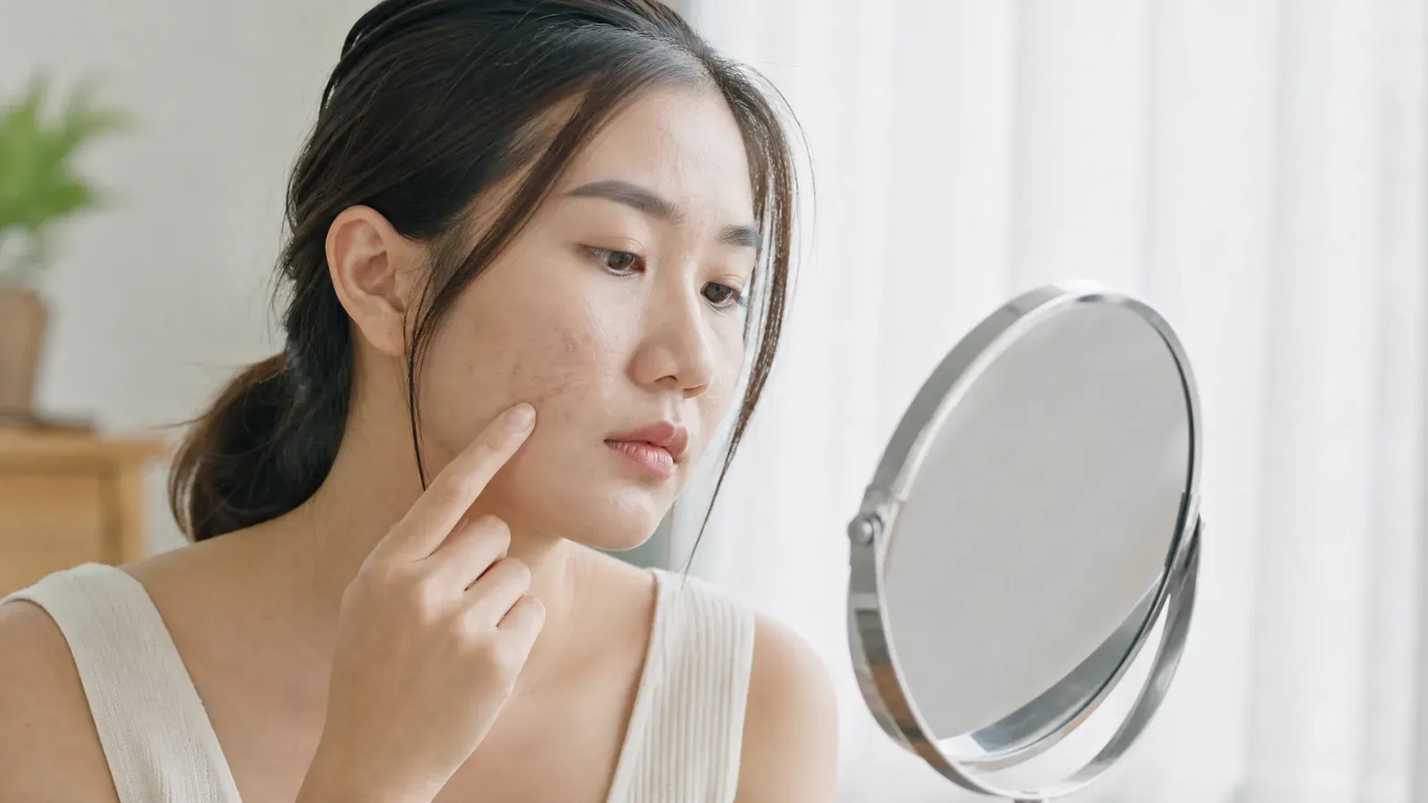 “早期治疗痘疤的重要性:让皮肤回归光滑”的专题图片